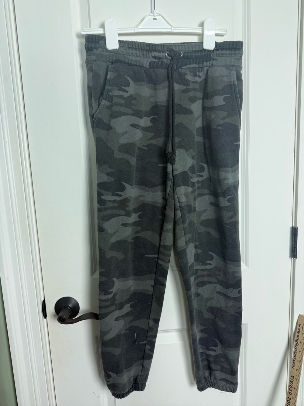 wild fable Men's Gray Camo Jogger Sweatpants